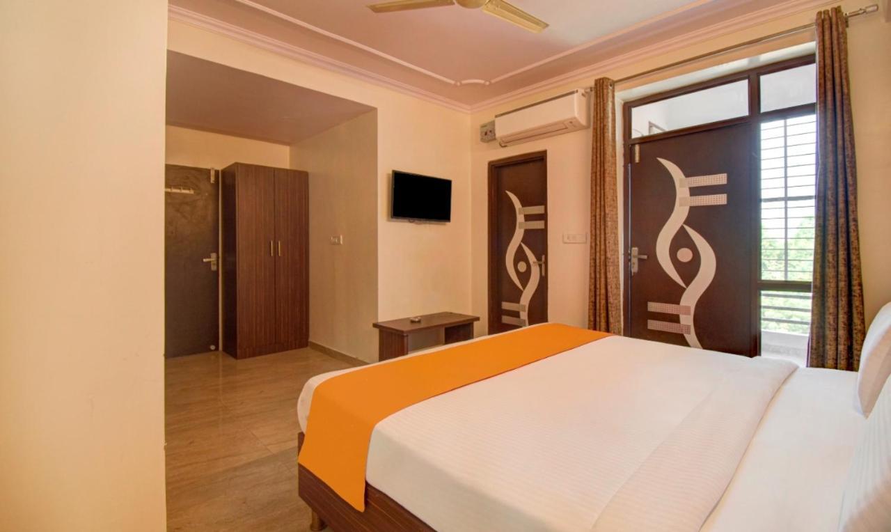 Radha Nikunj Residency Hotel 3*